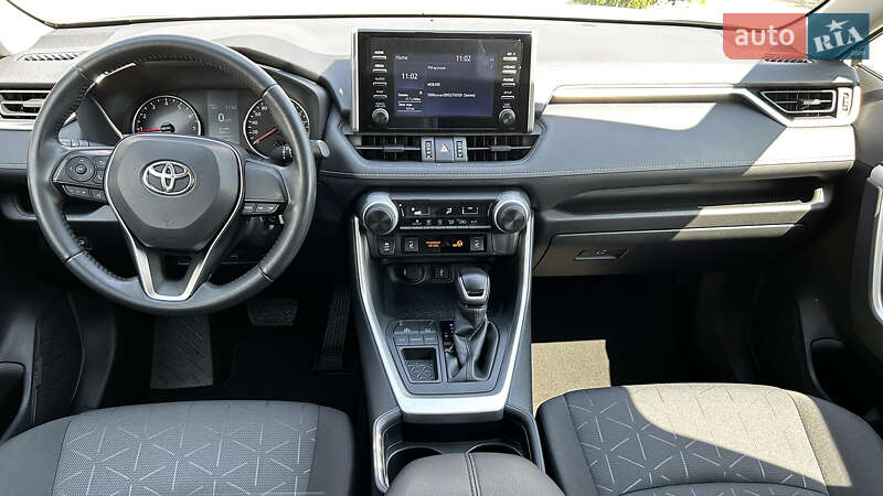 Внедорожник / Кроссовер Toyota RAV4 2021 в Черновцах