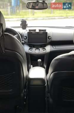 Внедорожник / Кроссовер Toyota RAV4 2009 в 