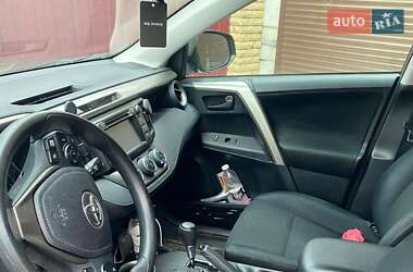 Внедорожник / Кроссовер Toyota RAV4 2014 в 
