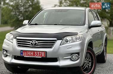 Позашляховик / Кросовер Toyota RAV4 2012 в Луцьку