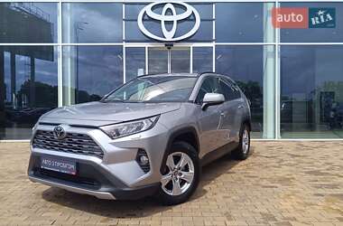 Внедорожник / Кроссовер Toyota RAV4 2021 в Киеве