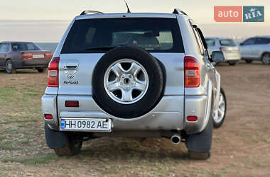Внедорожник / Кроссовер Toyota RAV4 2003 в 