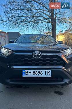 Внедорожник / Кроссовер Toyota RAV4 2019 в Павлограде