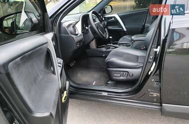 Внедорожник / Кроссовер Toyota RAV4 2018 в 