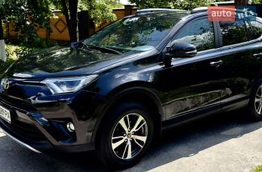 Внедорожник / Кроссовер Toyota RAV4 2017 в Киеве