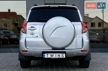 Внедорожник / Кроссовер Toyota RAV4 2006 в 