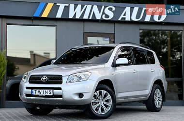 Внедорожник / Кроссовер Toyota RAV4 2006 в 