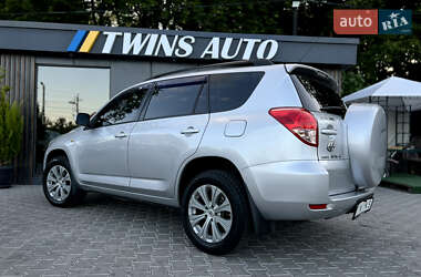 Внедорожник / Кроссовер Toyota RAV4 2006 в 