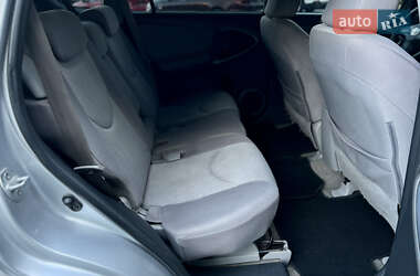 Внедорожник / Кроссовер Toyota RAV4 2006 в 