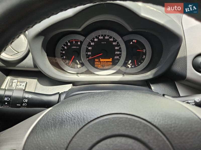 Позашляховик / Кросовер Toyota RAV4 2008 в Первомайську