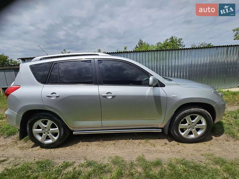 Позашляховик / Кросовер Toyota RAV4 2008 в Первомайську
