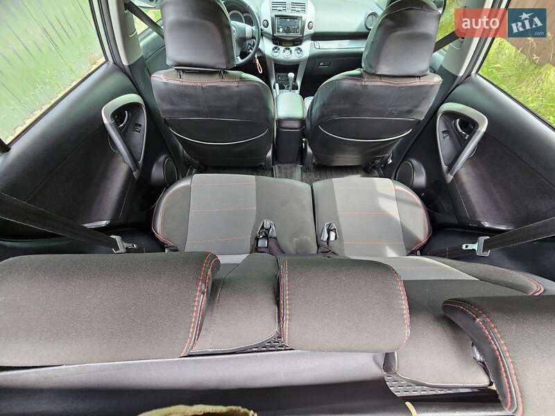 Позашляховик / Кросовер Toyota RAV4 2008 в Первомайську