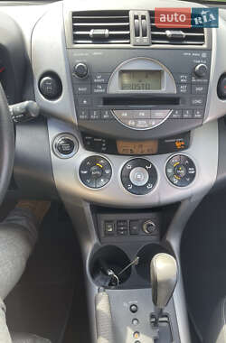 Внедорожник / Кроссовер Toyota RAV4 2008 в 
