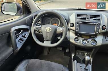 Внедорожник / Кроссовер Toyota RAV4 2010 в 