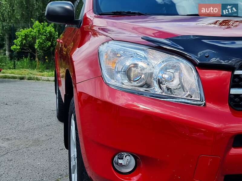 Позашляховик / Кросовер Toyota RAV4 2012 в Хмельницькому