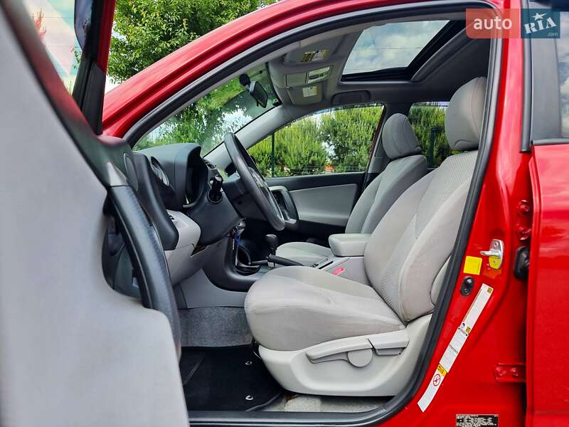 Позашляховик / Кросовер Toyota RAV4 2012 в Хмельницькому
