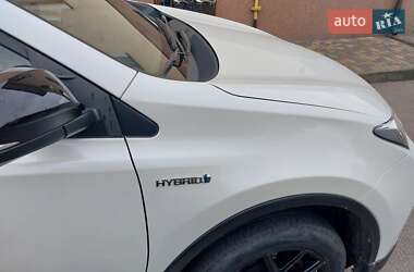 Внедорожник / Кроссовер Toyota RAV4 2018 в 