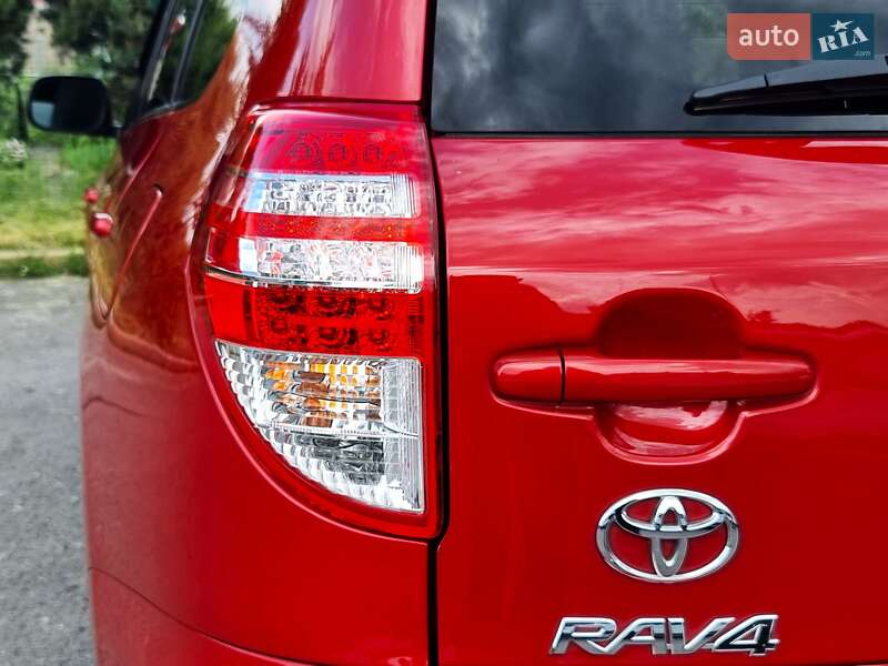 Позашляховик / Кросовер Toyota RAV4 2012 в Хмельницькому