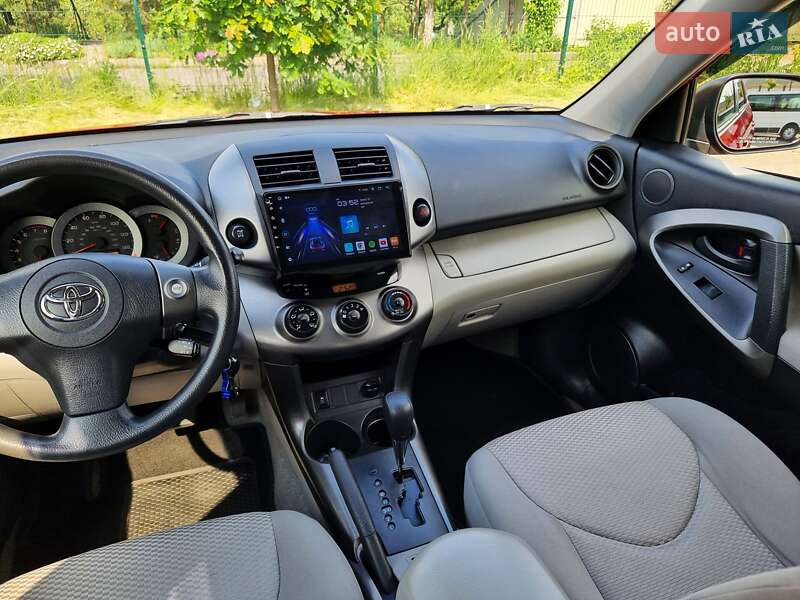 Позашляховик / Кросовер Toyota RAV4 2012 в Хмельницькому