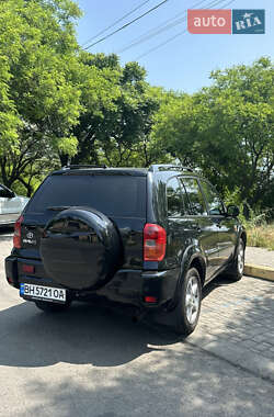 Внедорожник / Кроссовер Toyota RAV4 2002 в 