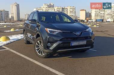 Внедорожник / Кроссовер Toyota RAV4 2017 в Киеве