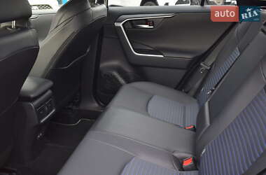Внедорожник / Кроссовер Toyota RAV4 2023 в 