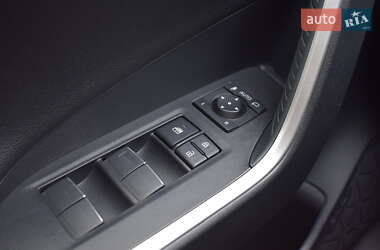Внедорожник / Кроссовер Toyota RAV4 2023 в 
