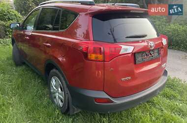 Внедорожник / Кроссовер Toyota RAV4 2015 в 