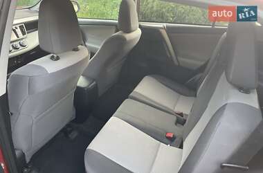 Внедорожник / Кроссовер Toyota RAV4 2015 в 