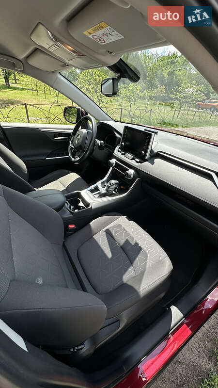 Внедорожник / Кроссовер Toyota RAV4 2019 в Киеве
