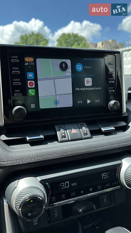 Внедорожник / Кроссовер Toyota RAV4 2019 в Киеве