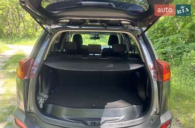 Внедорожник / Кроссовер Toyota RAV4 2013 в 