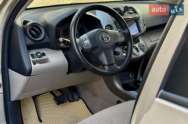 Позашляховик / Кросовер Toyota RAV4 2007 в 