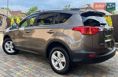 Позашляховик / Кросовер Toyota RAV4 2013 в 