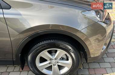 Позашляховик / Кросовер Toyota RAV4 2013 в 