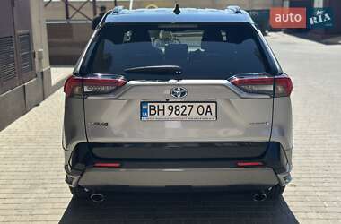 Внедорожник / Кроссовер Toyota RAV4 2021 в 