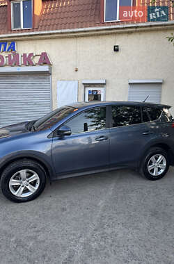 Внедорожник / Кроссовер Toyota RAV4 2013 в 