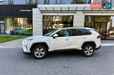 Внедорожник / Кроссовер Toyota RAV4 2019 в 