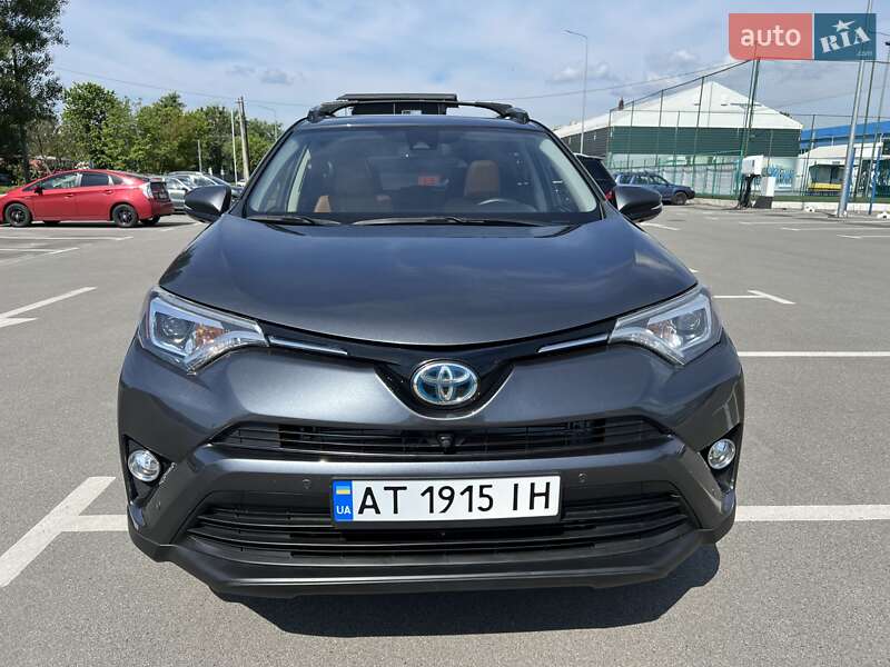 Внедорожник / Кроссовер Toyota RAV4 2017 в Киеве