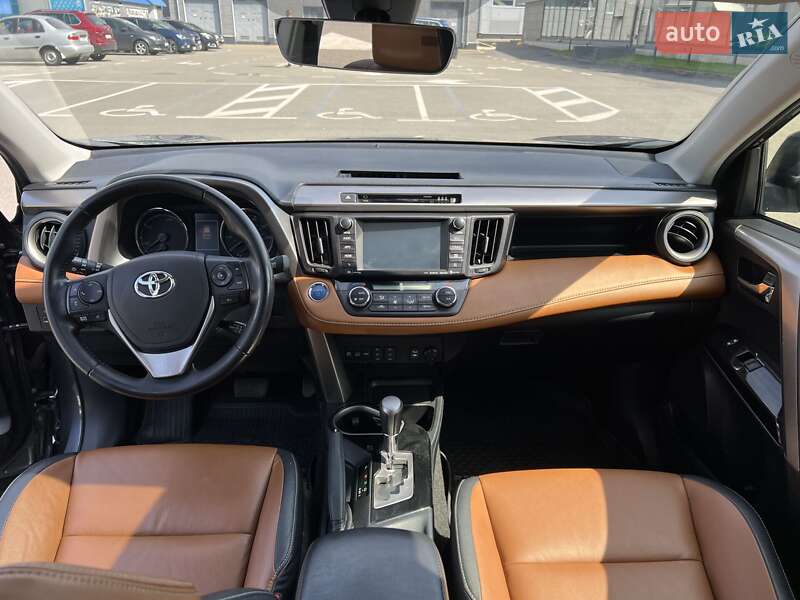 Внедорожник / Кроссовер Toyota RAV4 2017 в Киеве