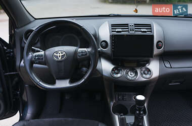 Внедорожник / Кроссовер Toyota RAV4 2010 в 