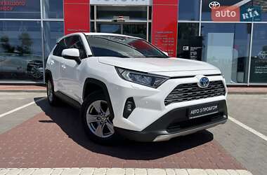 Внедорожник / Кроссовер Toyota RAV4 2023 в 