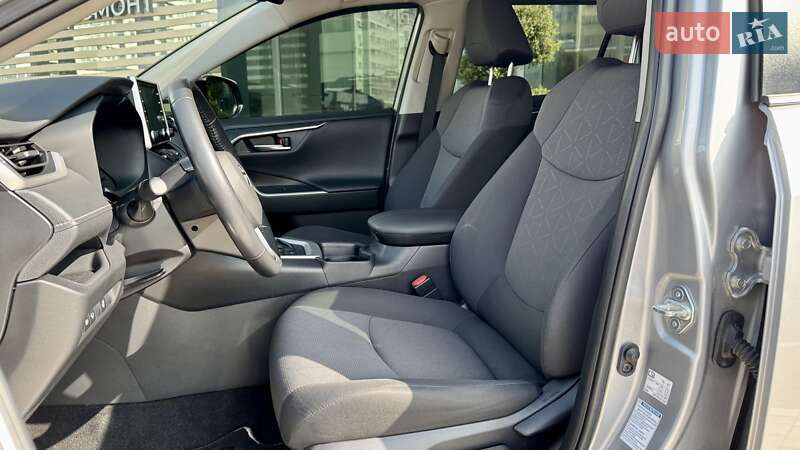 Внедорожник / Кроссовер Toyota RAV4 2020 в Чернигове