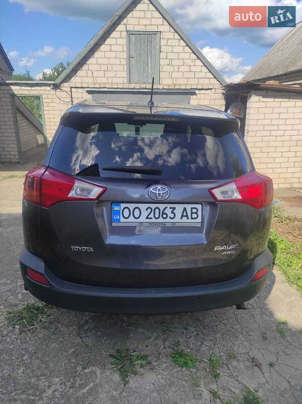 Внедорожник / Кроссовер Toyota RAV4 2014 в Днепре