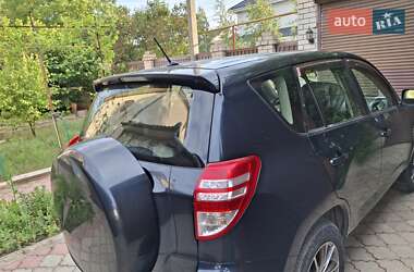 Внедорожник / Кроссовер Toyota RAV4 2012 в 