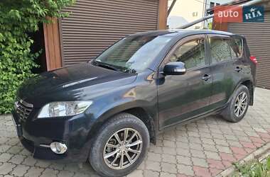 Внедорожник / Кроссовер Toyota RAV4 2012 в 
