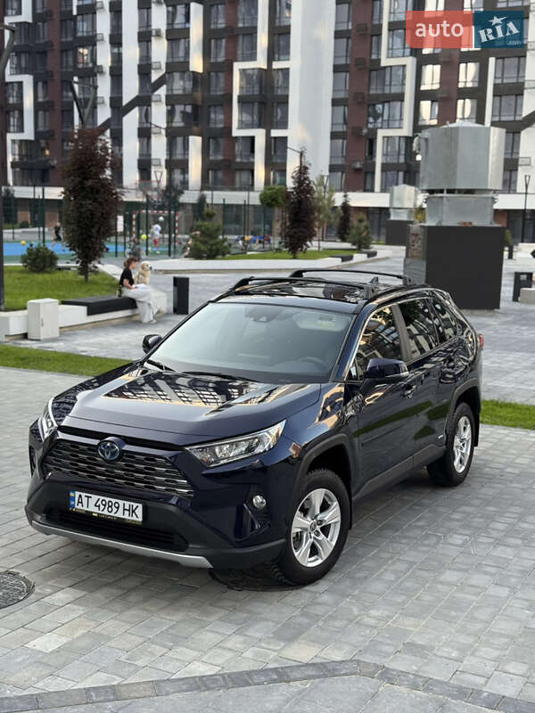 Toyota RAV4 2021