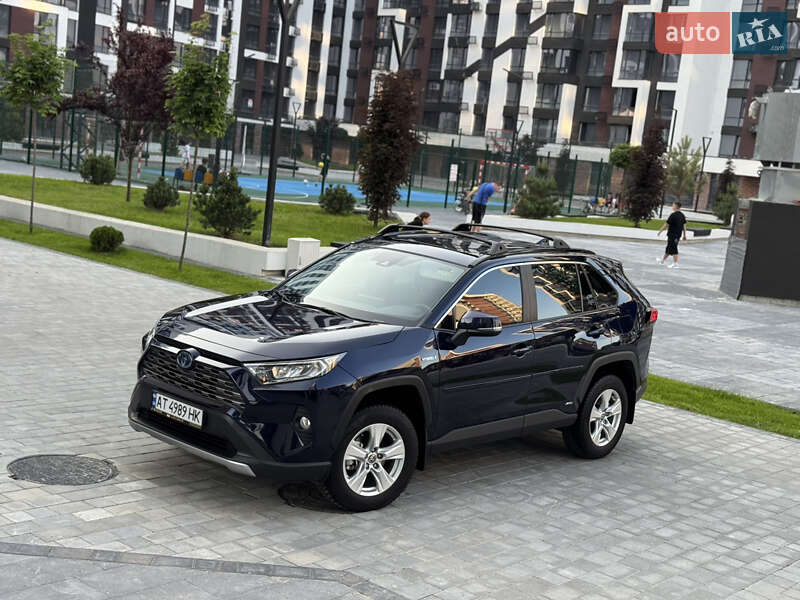 Внедорожник / Кроссовер Toyota RAV4 2021 в Ивано-Франковске