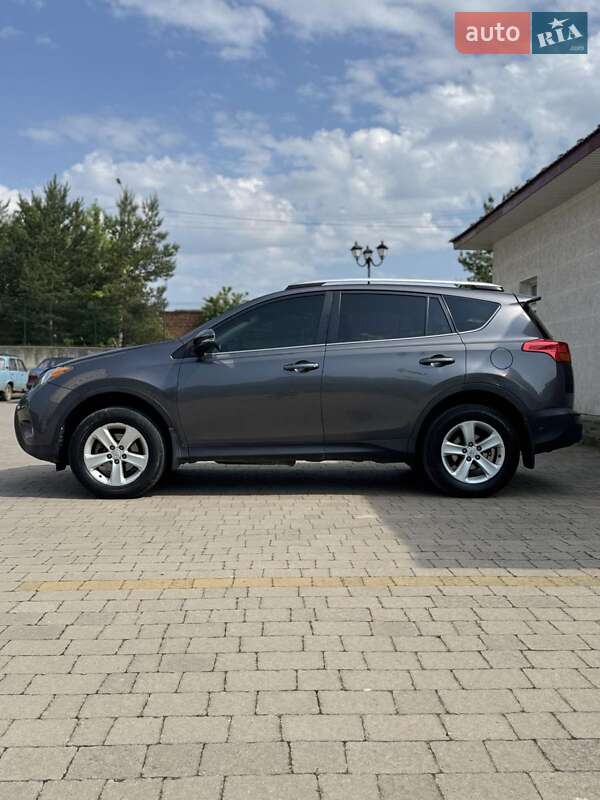 Внедорожник / Кроссовер Toyota RAV4 2013 в Ивано-Франковске
