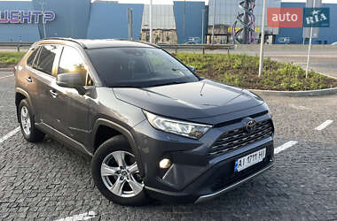 Внедорожник / Кроссовер Toyota RAV4 2021 в Киеве